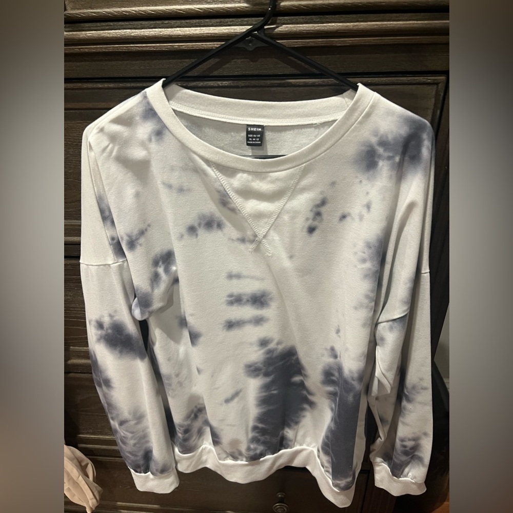 Women's sweatshirt
